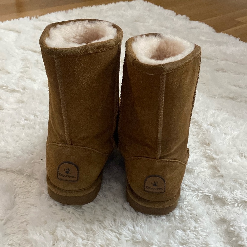 Bear paw boots women’s size 8